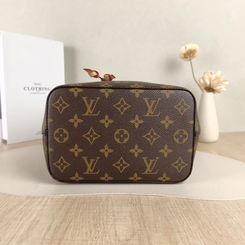 Louis Vuitton Crossbody Bag NÉONOÉ Bucket Bag BB Monogram PVC BB 20 × 13 × 20 cm — cover view 2 of 5