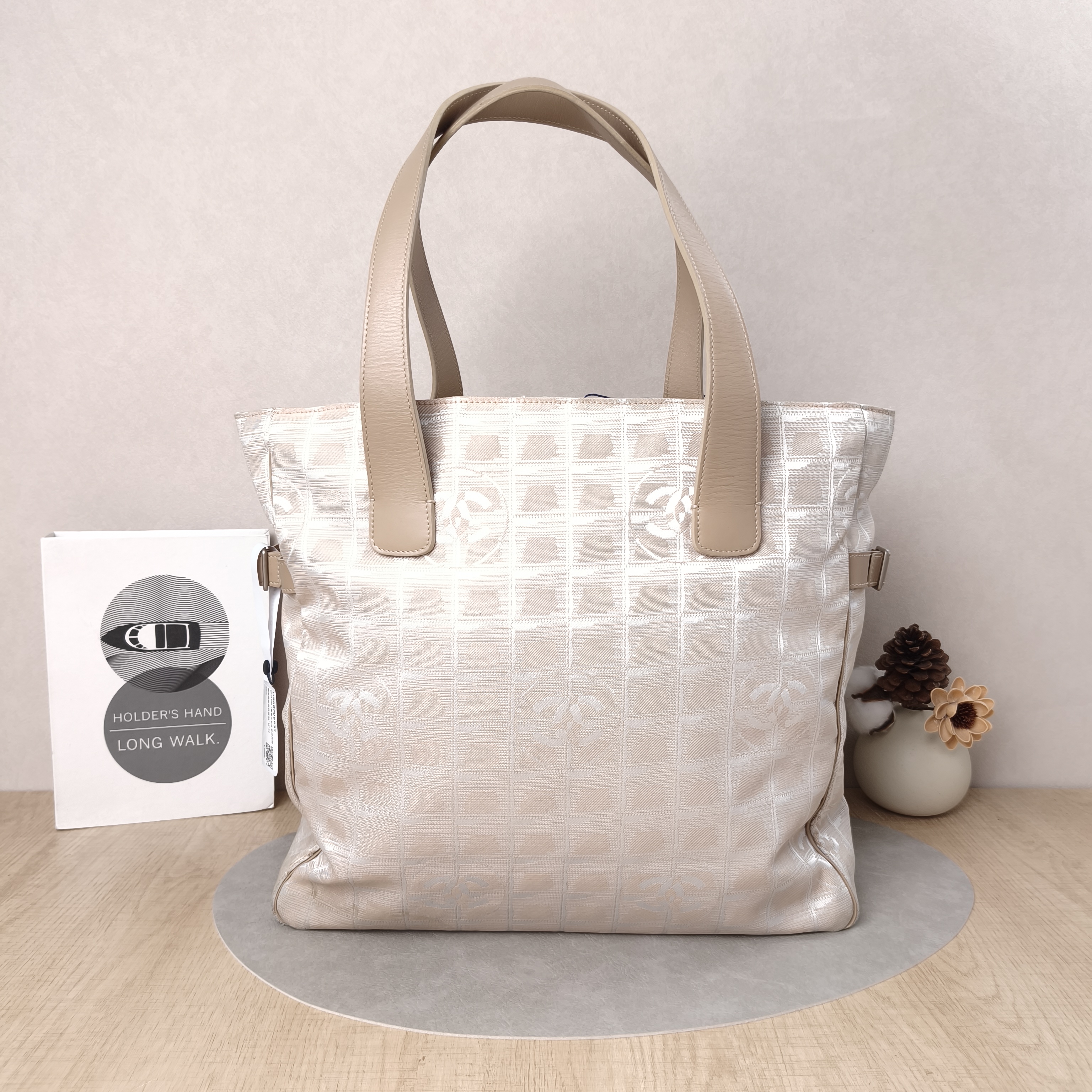Chanel Vintage Tote Bag Beige Canvas One Size35 × 12 × 32 cm