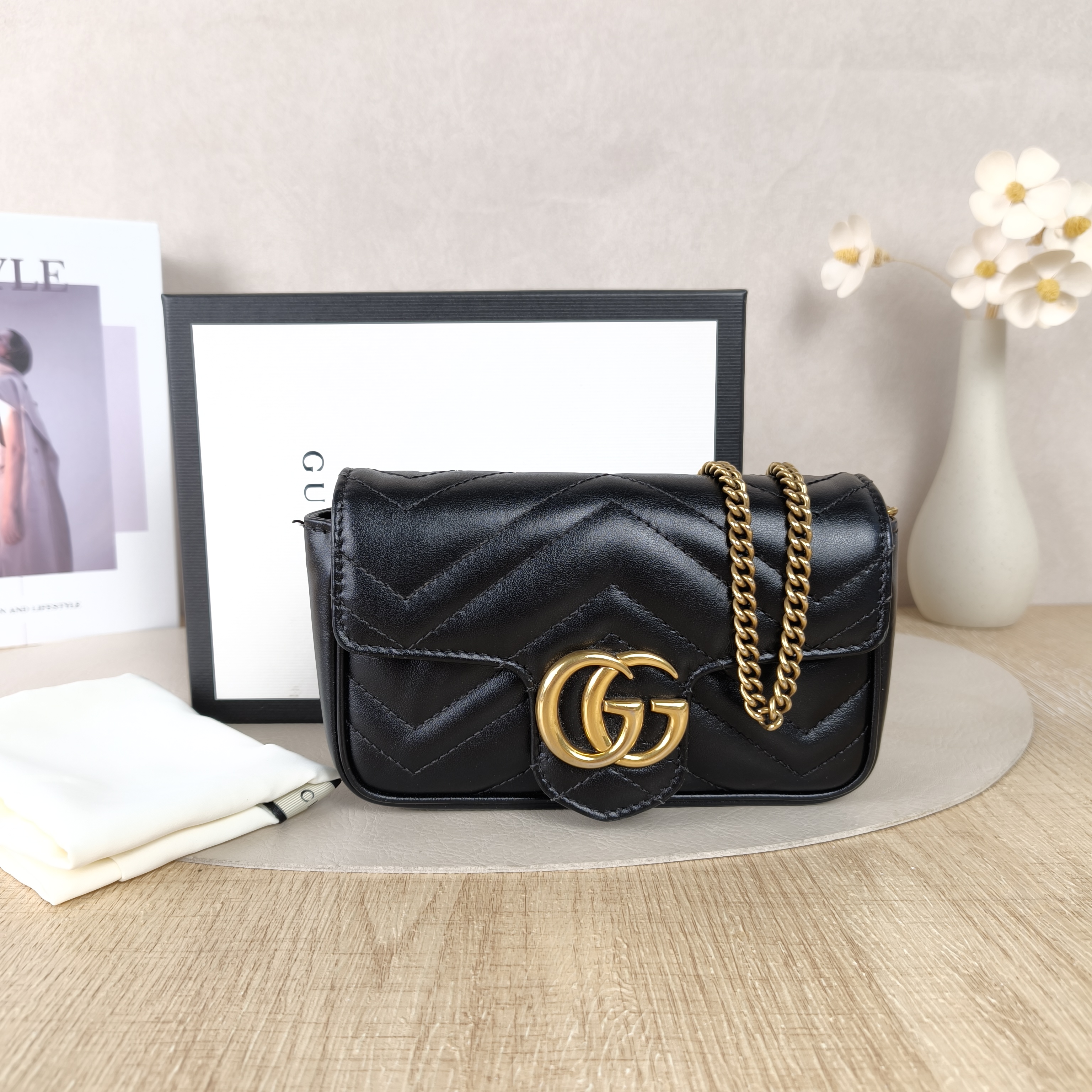 GUCCI Crossbody Bag GG Marmont Mini Marmont Mini Black Calfskinmini16.5 × 4.5 × 9.5 cm — cover view 8 of 11