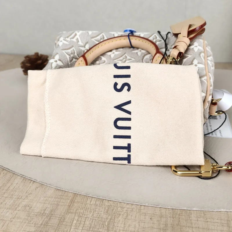 Louis Vuitton Crossbody Bag Speedy Nano Beige nano 16 × 7.5 × 10 cm — detail view 11 of 13