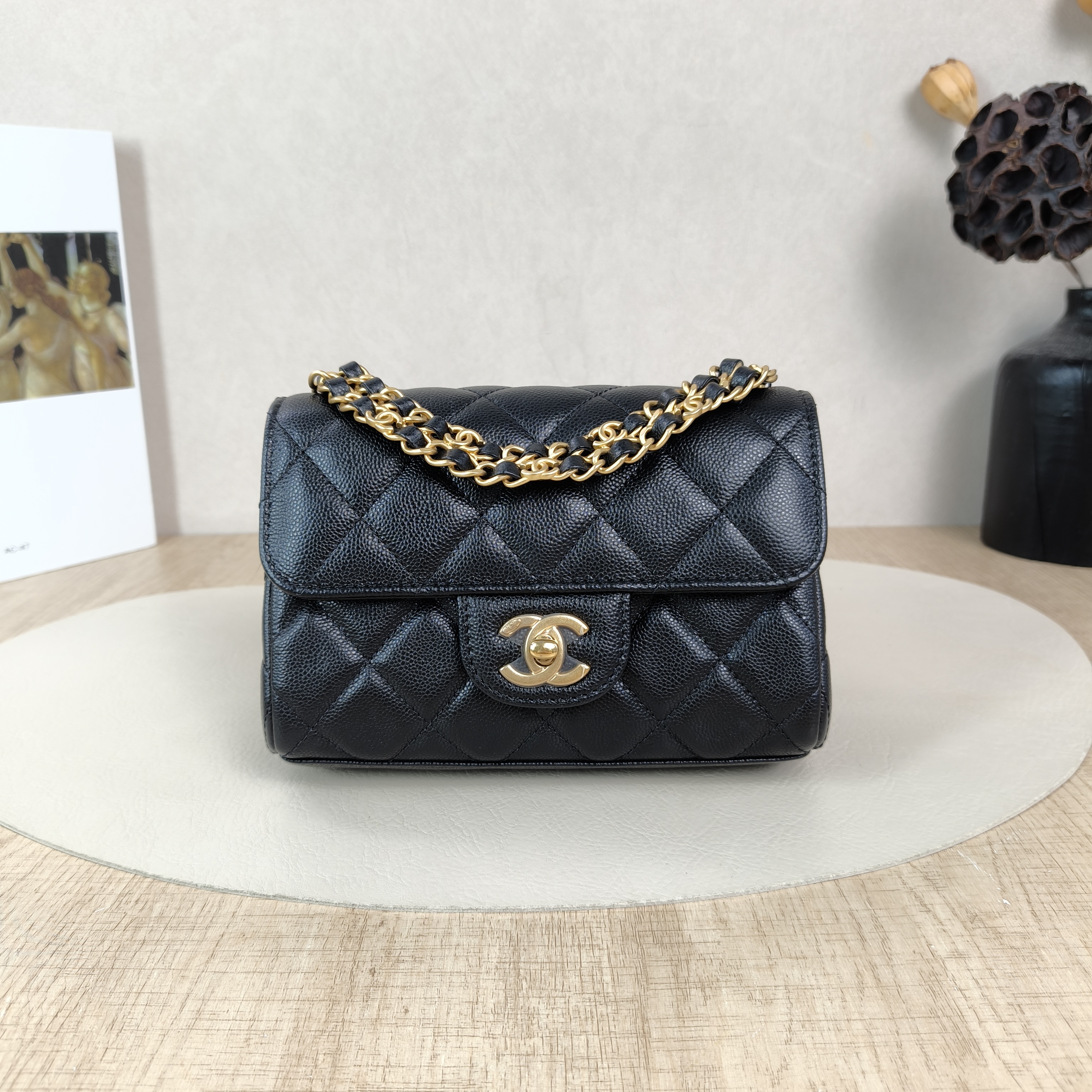 Chanel Crossbody Bag25p Black Grained Calfskin Small19 × 6.5 × 12 cm