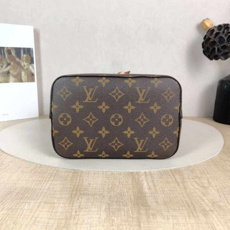 Louis Vuitton Crossbody Bag NÉONOÉ Bucket Bag BB Monogram PVC BB 20 × 13 × 20 cm — cover view 2 of 6