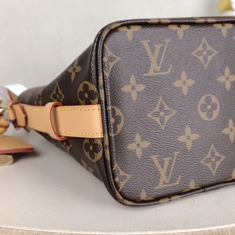 Louis Vuitton Top Handle Bag ALL IN BB Monogram PVCBB16 × 12 × 18 cm — detail view 9 of 10