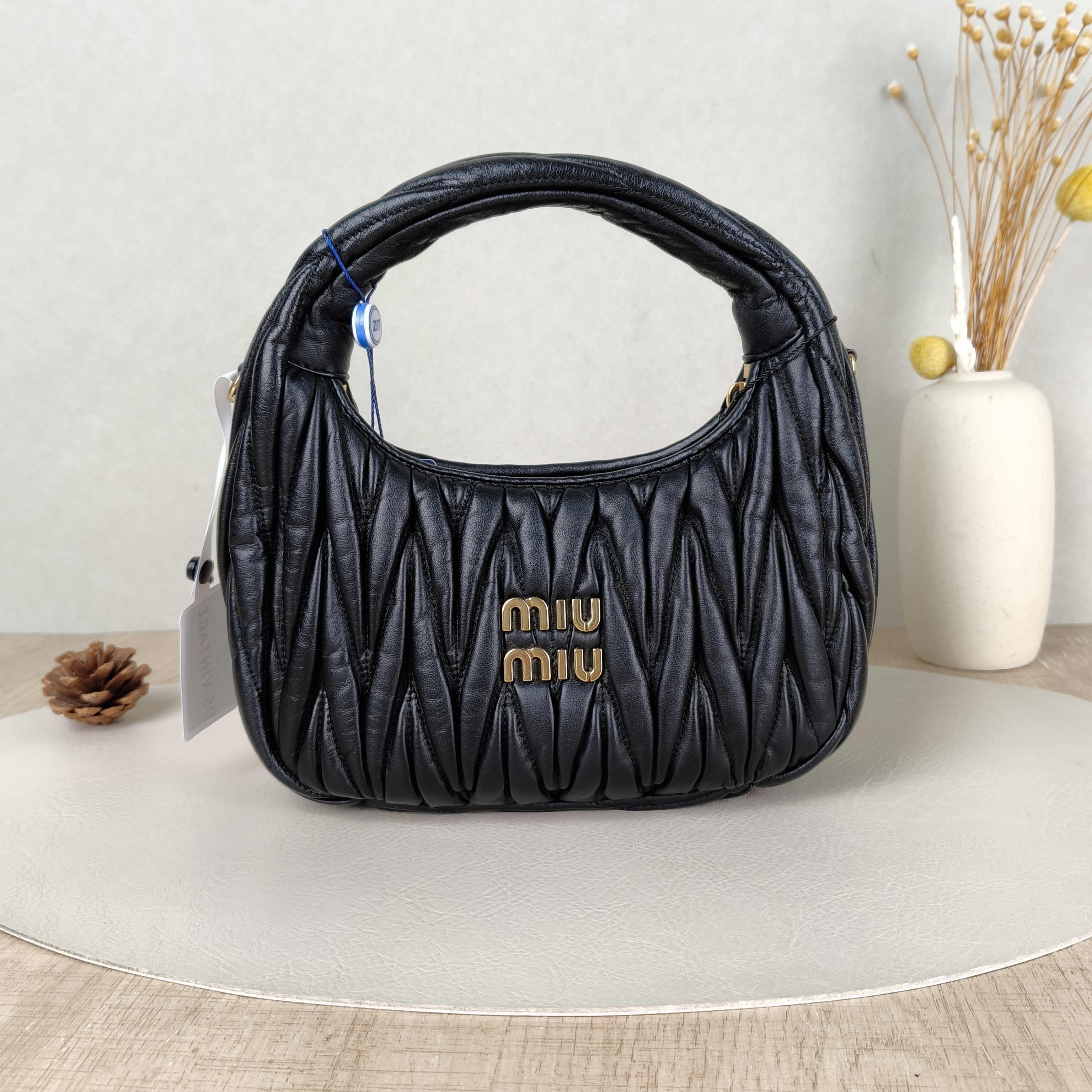 Miumiu Shoulder Bag Wander Matelassé Hobo Black SL ambskin Small20 × 6 × 17 cm