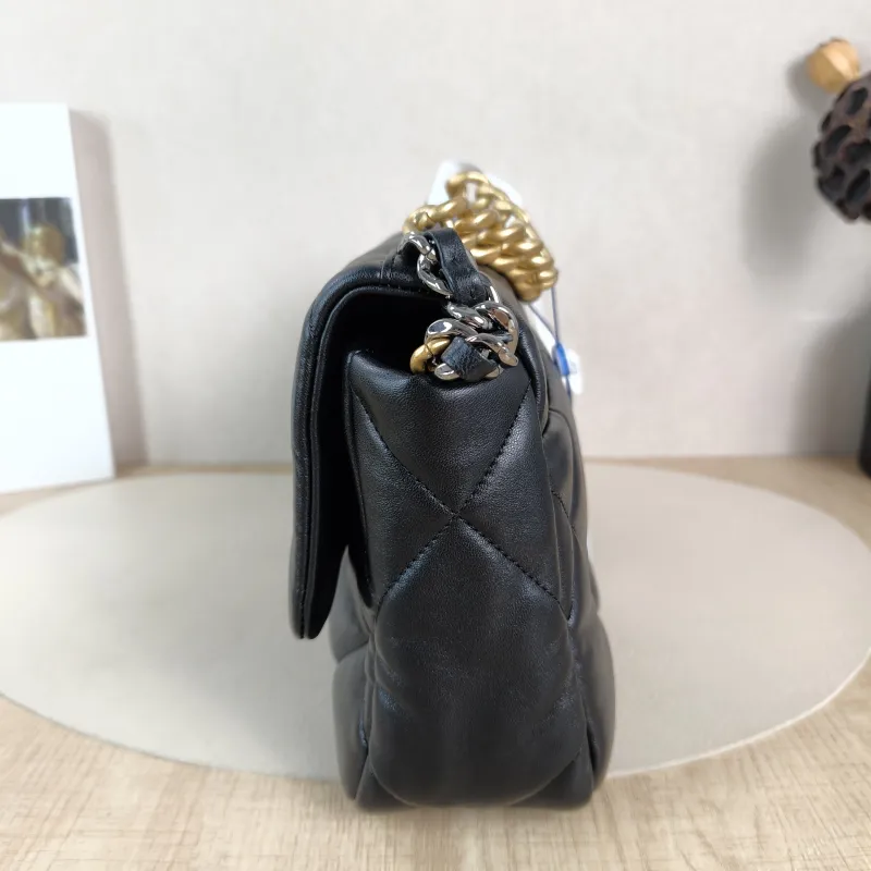 Chanel Crossbody Bag 19Bag Black SL ambskin Small 26 × 9 × 16 cm — detail view 1 of 12