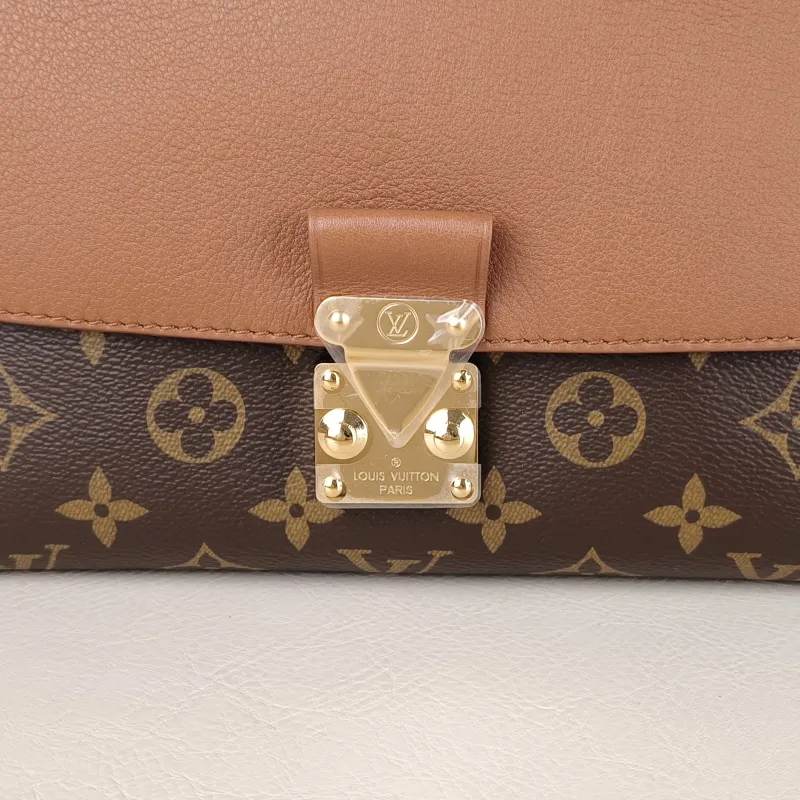 Louis Vuitton Crossbody Bag MADELEINE PVC · Calfskin BB24.5 × 8 × 16 cm — detail view 1 of 15