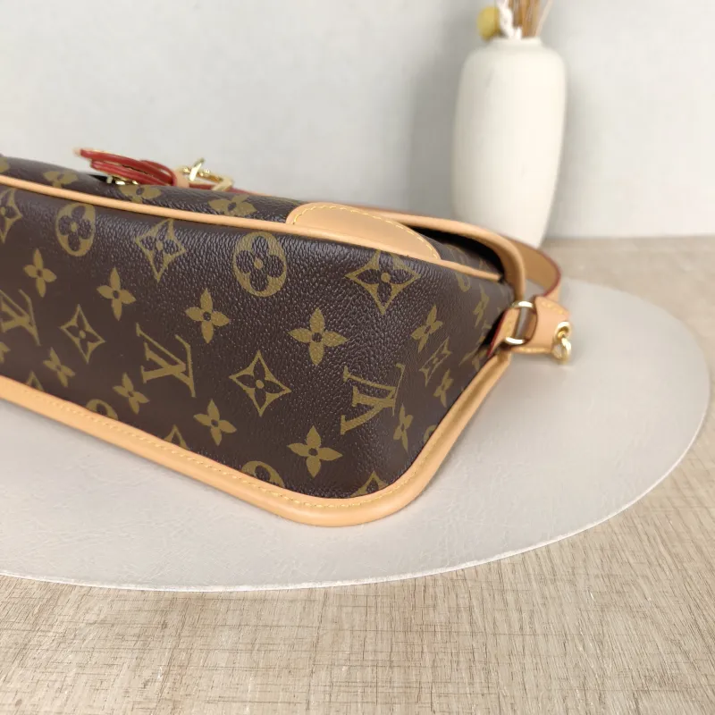 Louis Vuitton Crossbody Bag Shoulder Strap PVC Small 24 × 9 × 15 cm — detail view 12 of 15