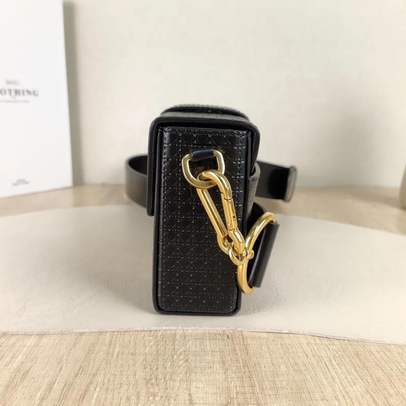 DIOR Crossbody Bag 30Montaigne 30 Box Box Black Calfskin Mini 17.5 × 5 × 11.5 cm — detail view 5 of 10