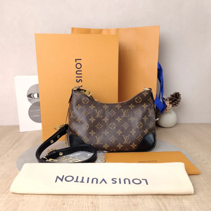 Louis Vuitton Crossbody Bag Boulogne PVC Small 26 × 9.5 × 16 cm — cover view 6 of 6