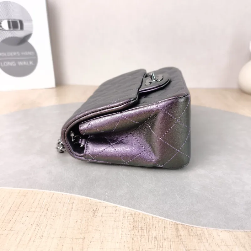 Chanel Crossbody Bag Classic Flap Mini CF Mini Lambskin One Size 17 × 8 × 13.5 cm 24 — detail view 4 of 11