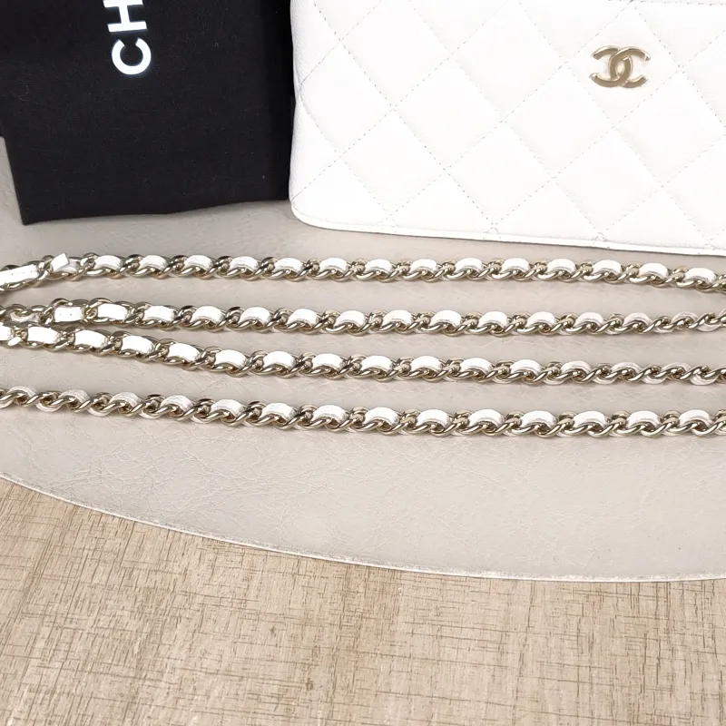 Chanel Crossbody Bag lp Box Bag Top Handle Crossbody Bag White Grained Calfskin 19.5 × 5 × 11 cm — detail view 1 of 15