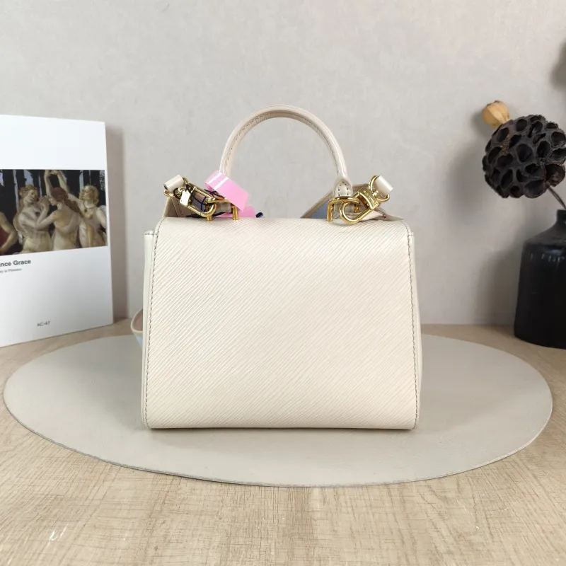 Louis Vuitton Crossbody Bag CLUNY White Epi Embossed Calfskin Mini 20 × 7.5 × 16 cm — cover view 4 of 5