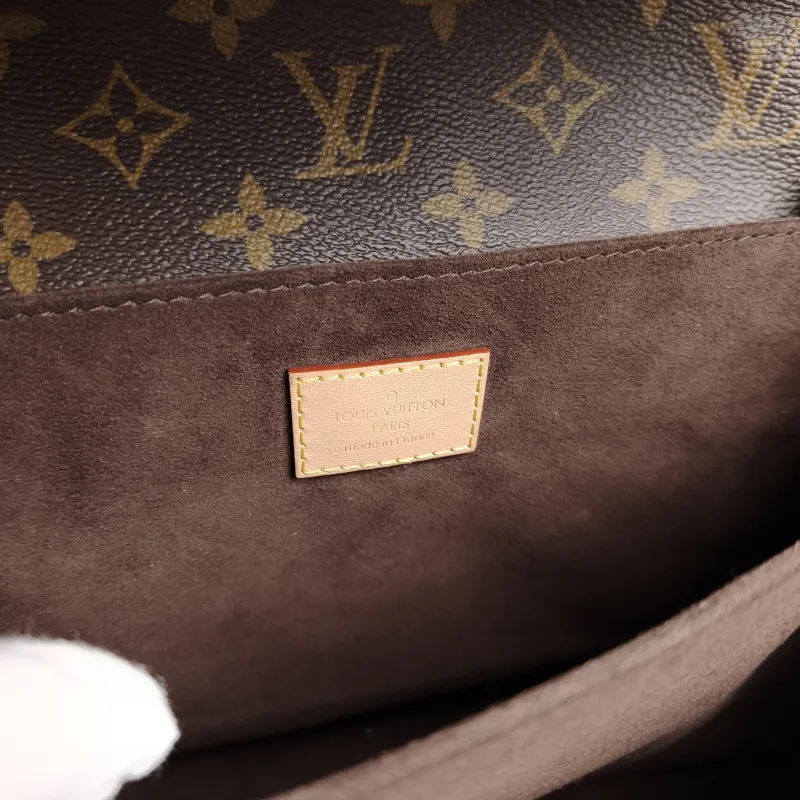 Louis Vuitton Crossbody Bag Pochette Métis Monogram PVC Medium25 × 7 × 19 cm — detail view 1 of 14