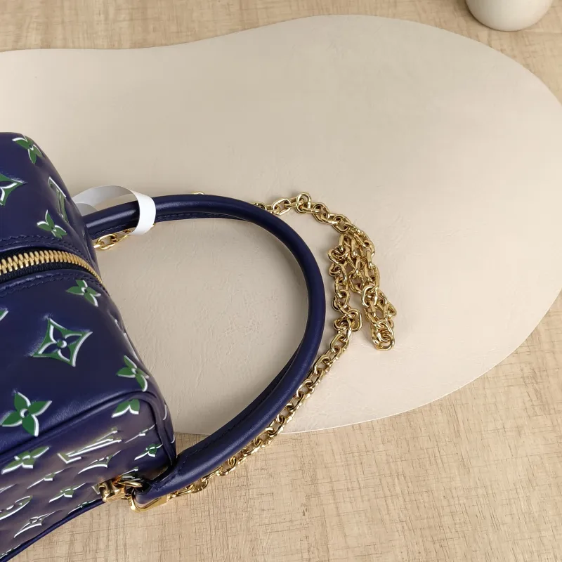 Louis Vuitton Top Handle Bag Square Blue Calfskin One Size15 × 15 × 15 cm — detail view 4 of 7