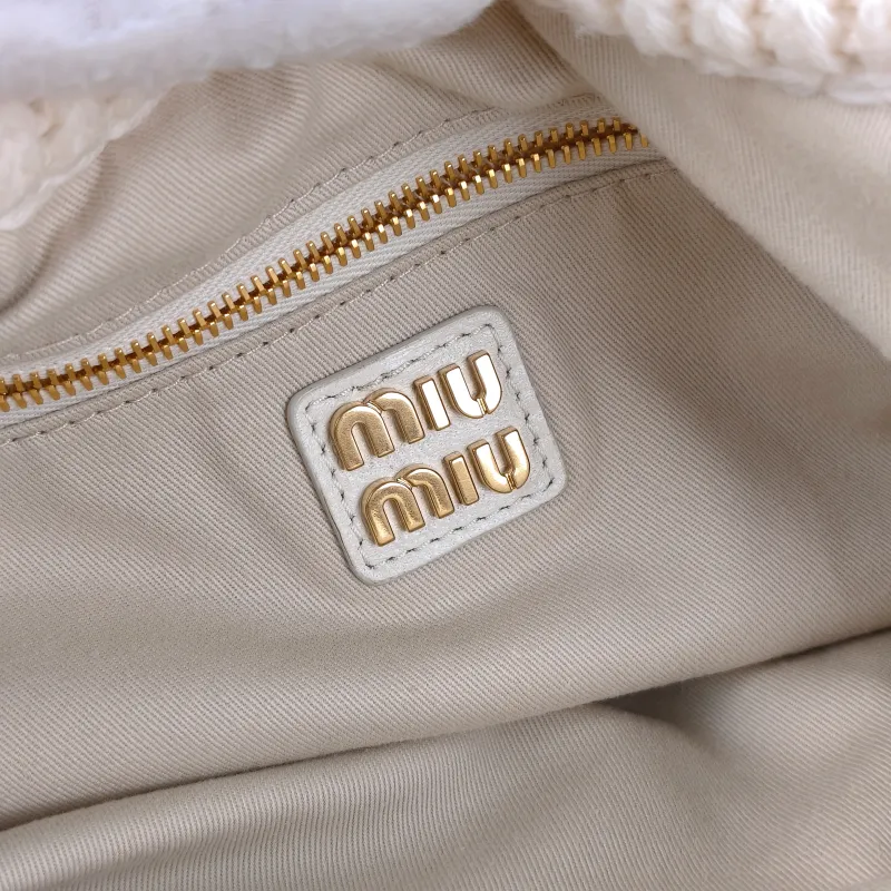 Miumiu Shoulder Bag IVY Tote Shopping Tote White Cashmere Medium35*40 — detail view 8 of 12