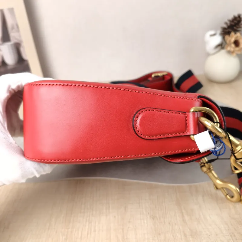 GUCCI Crossbody Bag Crossbody Bag Red Calfskin 23.5 × 7 × 18 cm — detail view 11 of 15