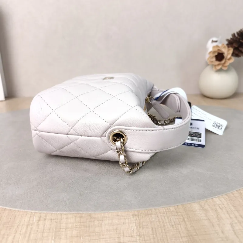 Chanel Crossbody Bag Crossbody Bag Pink Calfskin21.5 × 7.5 × 19 cm — detail view 8 of 14