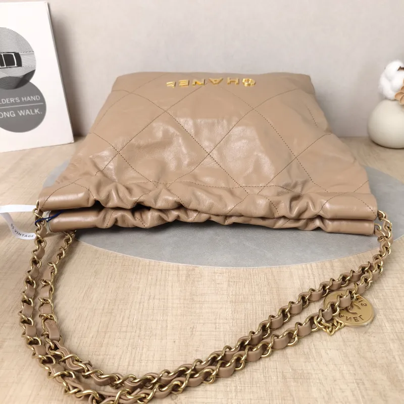 Chanel Shoulder Bag22Bag Taupe Calfskin Small35 × 7 × 37 cm — detail view 5 of 17