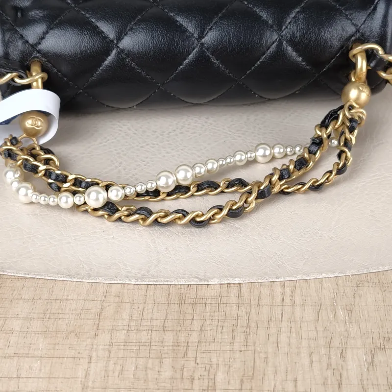 Chanel Crossbody Bag24p Pearl Black Lambskinmini17 × 5 × 12.5 cm — detail view 12 of 14