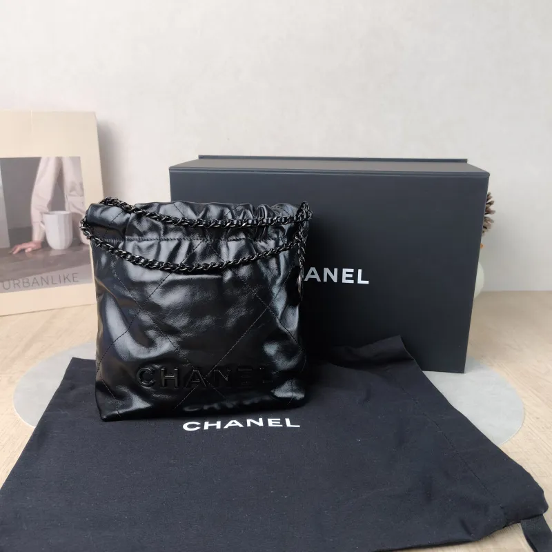 Chanel Shoulder Bag 22Bag Black CC alfskin Mini 20 × 6 × 19 cm — cover view 2 of 6