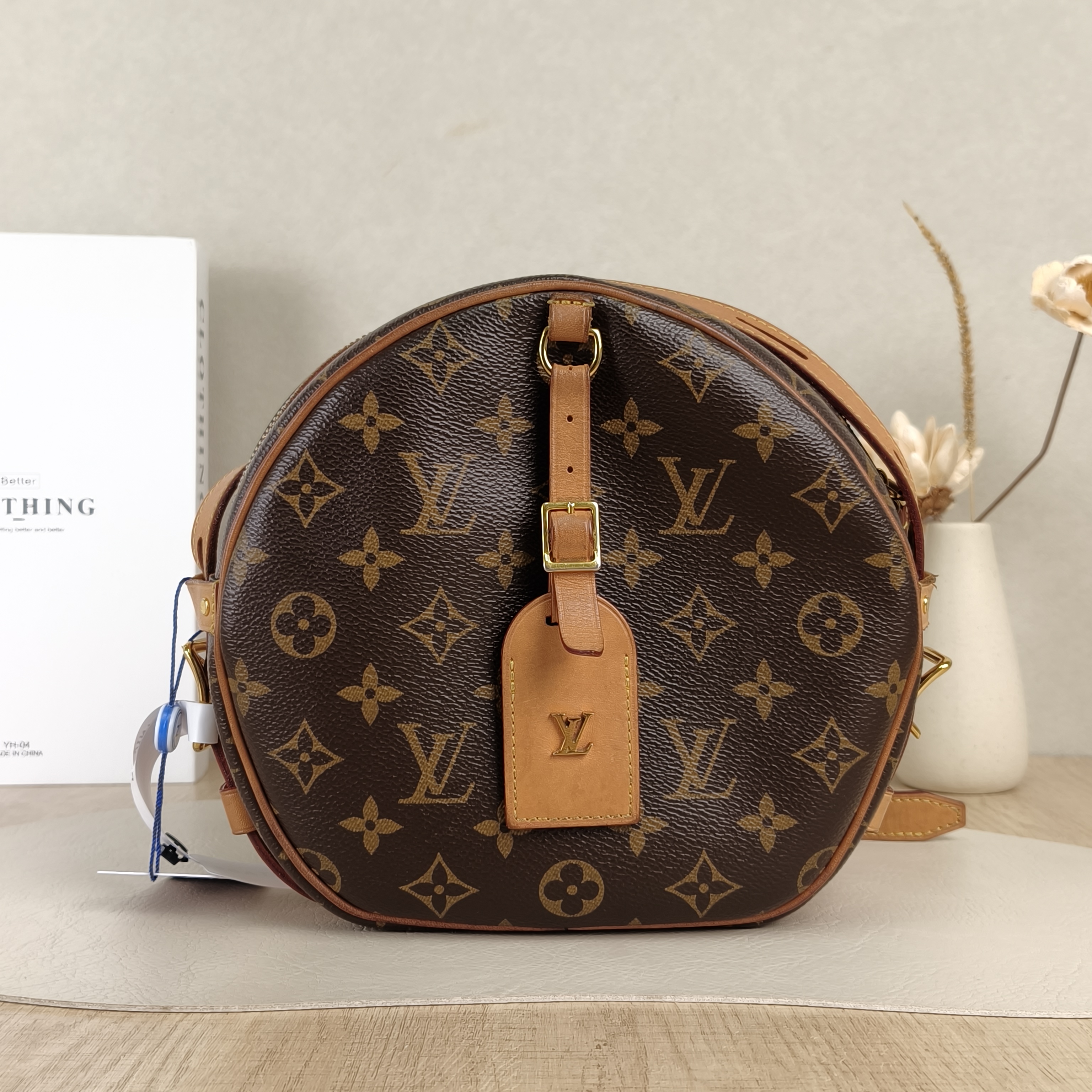 Louis Vuitton Crossbody Bag BOITE CHAPEAU SOUPLE Monogram PVC Large20 × 8 × 22.5 cm