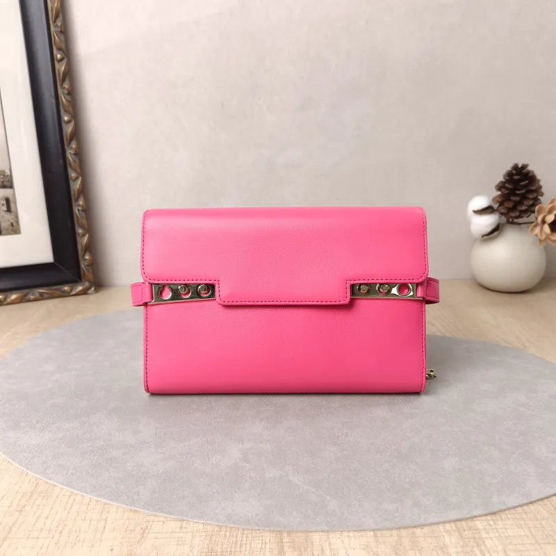 DELVAUX Crossbody Bagtempete Chain Bag Red Calfskin One Size20.5 × 2 × 14 cm