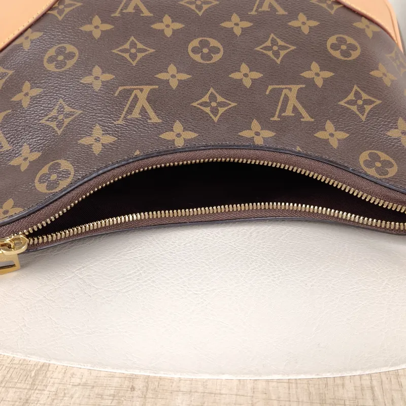 Louis Vuitton Crossbody Bag Boulogne PVC Small 26 × 9.5 × 16 cm — detail view 7 of 10