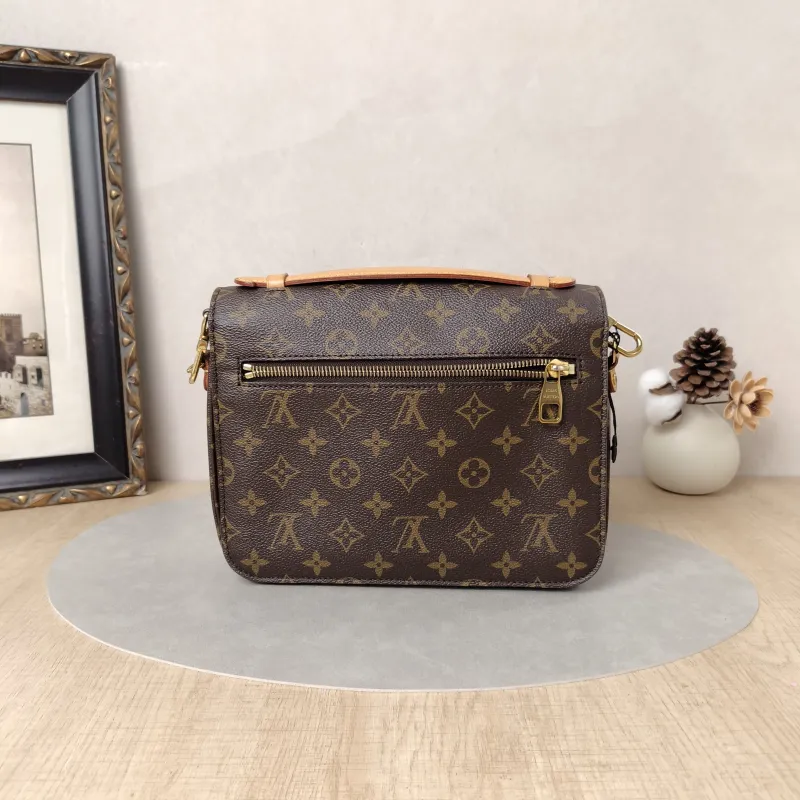 Louis Vuitton Crossbody Bag Pochette Métis Monogram PVC Medium25 × 7 × 19 cm — cover view 2 of 5