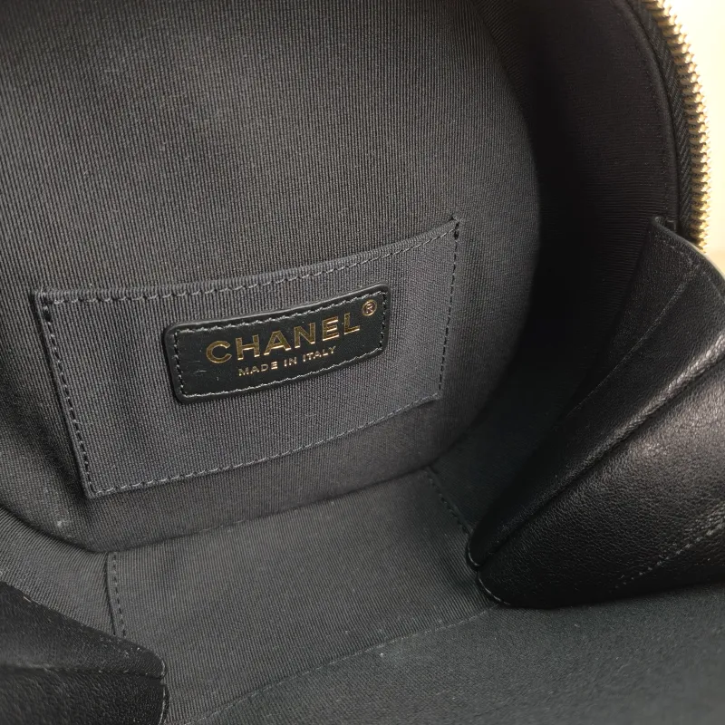 Chanel Crossbody Bag logo Crossbody Bag Black Lambskin One Size 18 × 6 × 16.5 cm — detail view 2 of 10