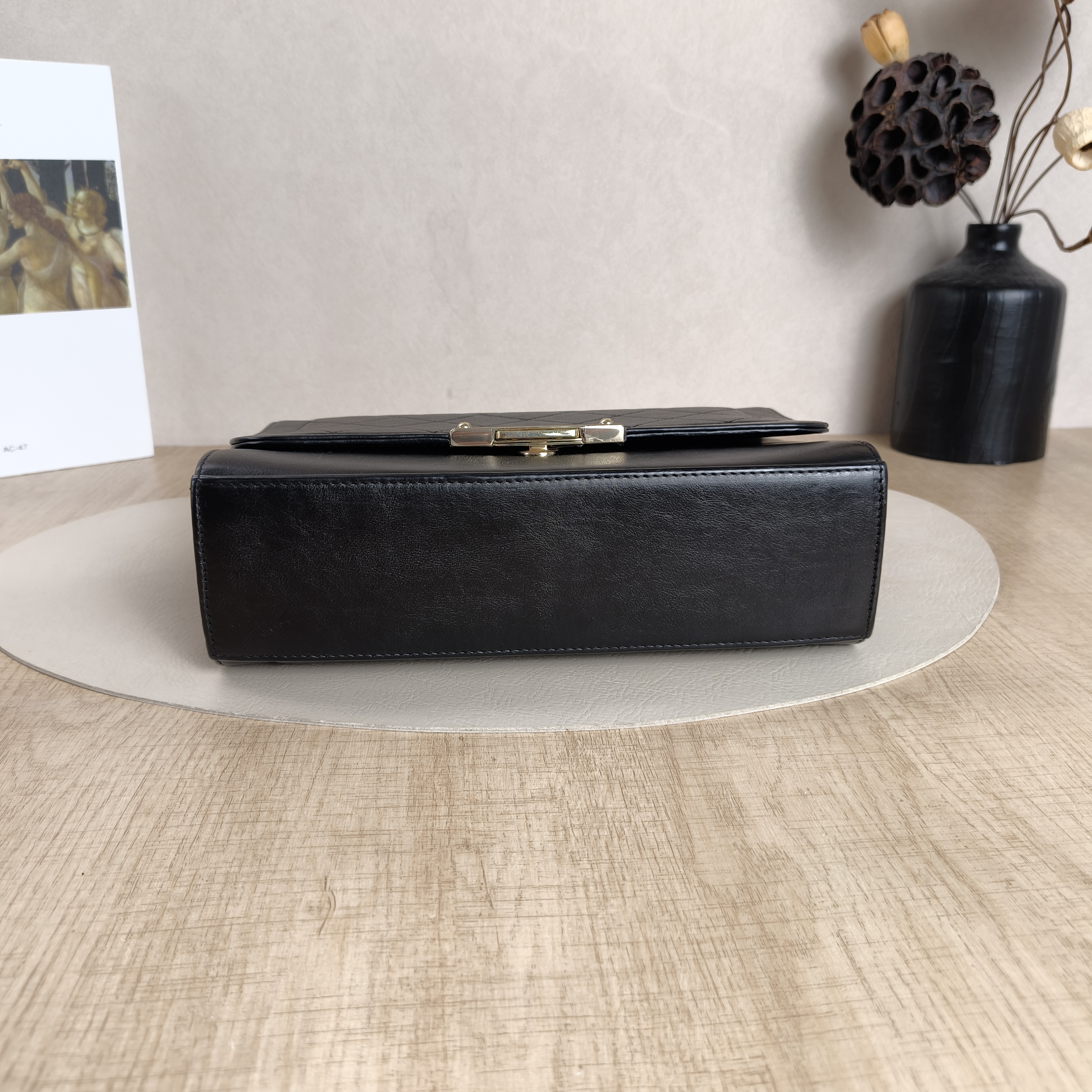 Chanel Crossbody Bag Crossbody Bag Black Calfskin25 × 8 × 16.5 cm — cover view 3 of 5
