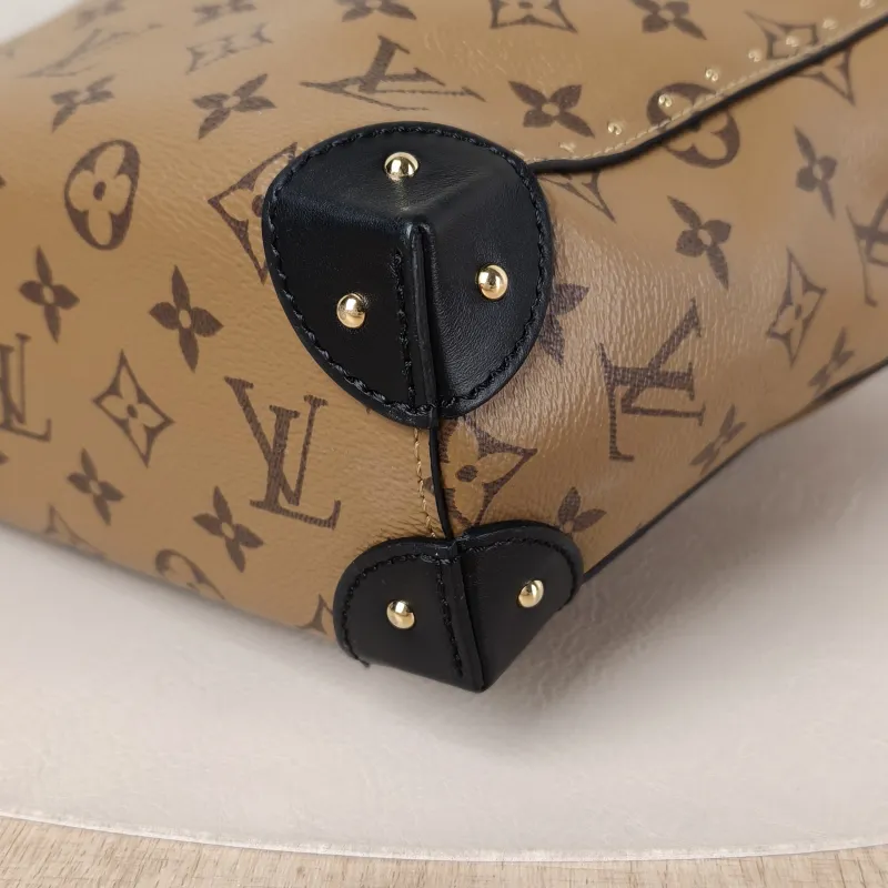Louis Vuitton Shoulder Bag NOÉ TRUNK Monogram PVC Small 23 × 8 × 27 cm — detail view 6 of 8