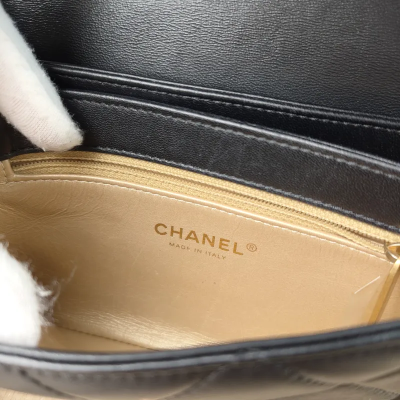 Chanel Crossbody Bag Crossbody Bag Black with Gold-Tone Hardware Lambskin Mini 20 × 6.5 × 13 cm — detail view 15 of 16