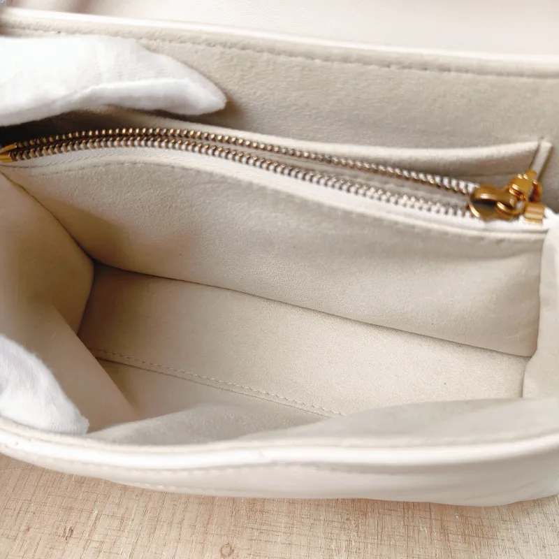 Louis Vuitton Crossbody Bag New Wave Hold Me Top Handle Bag White Calfskin One Size 23 × 10 × 15 cm — detail view 5 of 13