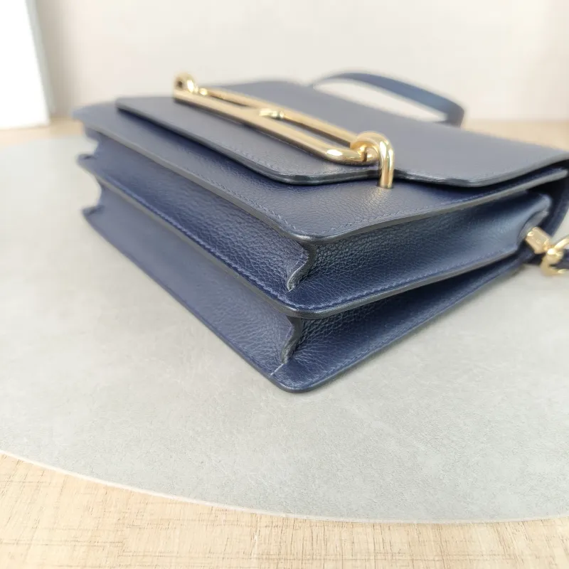 Hermès Crossbody Bag Roulis 19 Evercolor Calfskinmini18 × 6 × 15 cm — detail view 10 of 13