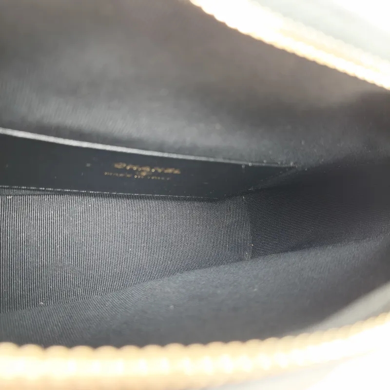 Chanel Crossbody Bag Gold-Tone Hardware Crossbody Bag Black Calfskin One Size21.5 × 7.5 × 19 cm — detail view 4 of 11