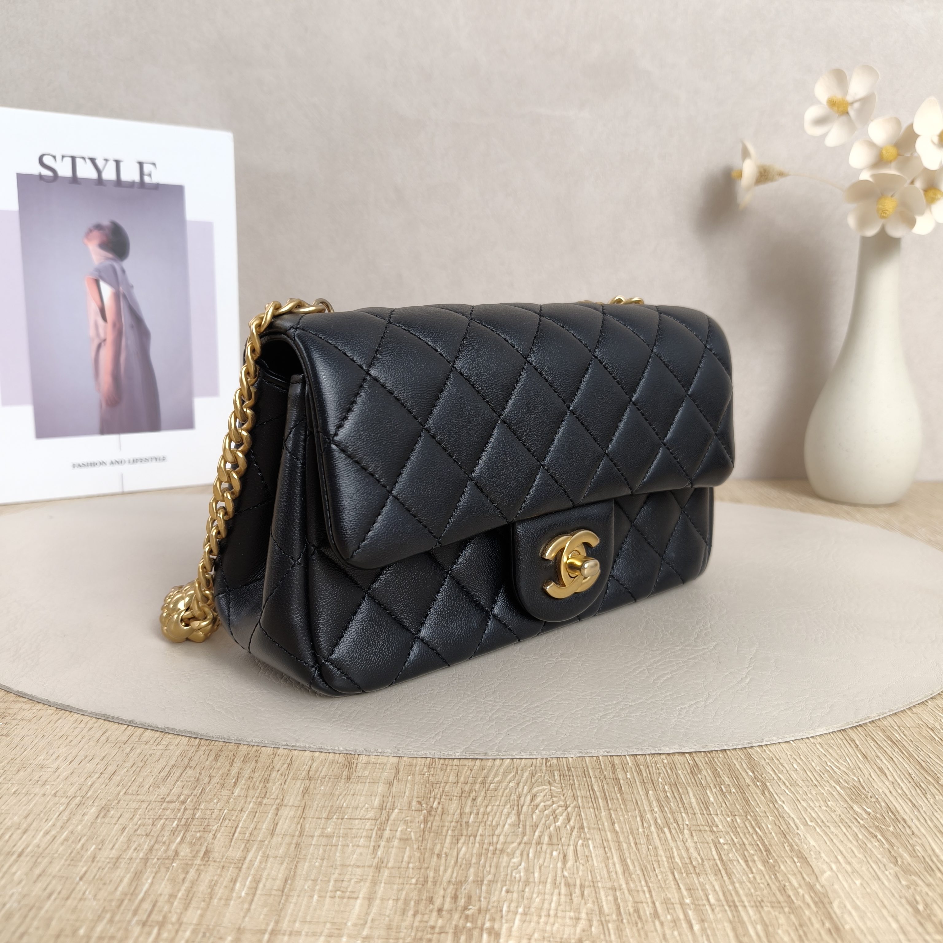 Chanel Crossbody Bag23s mini Black Lambskin mini21 × 8 × 13 cm — cover view 5 of 11
