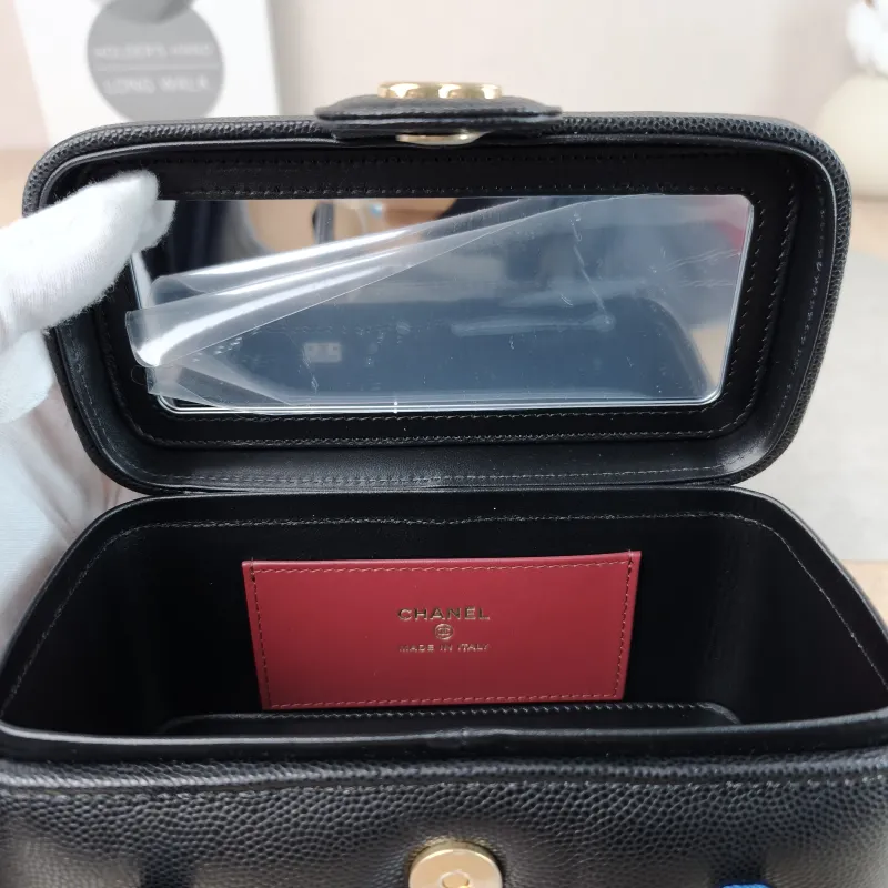 Chanel Shoulder Bag 26s preppy Shoulder Bag Black Grained Calfskin 17 × 8 × 9.5 cm — detail view 1 of 11