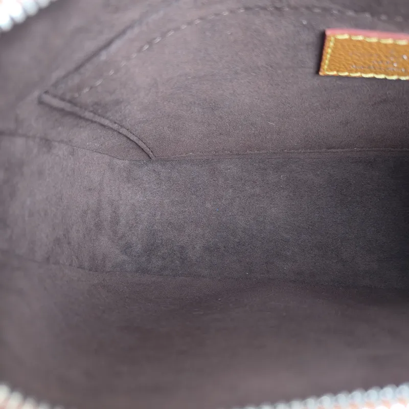 Louis Vuitton Crossbody Bag MARELLE Epi Embossed Calfskin Small 25 × 8 × 15 cm — detail view 1 of 12