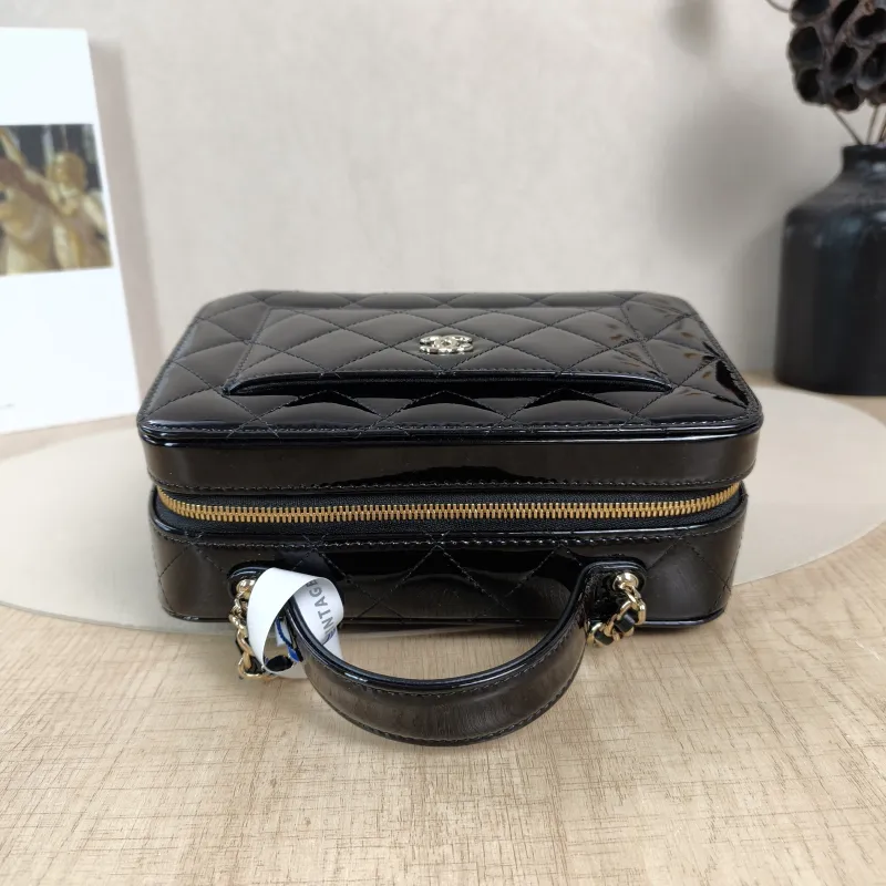 Chanel Crossbody Bag25b Black Patent Leathermini19.5 × 8.5 × 12 cm — detail view 7 of 12