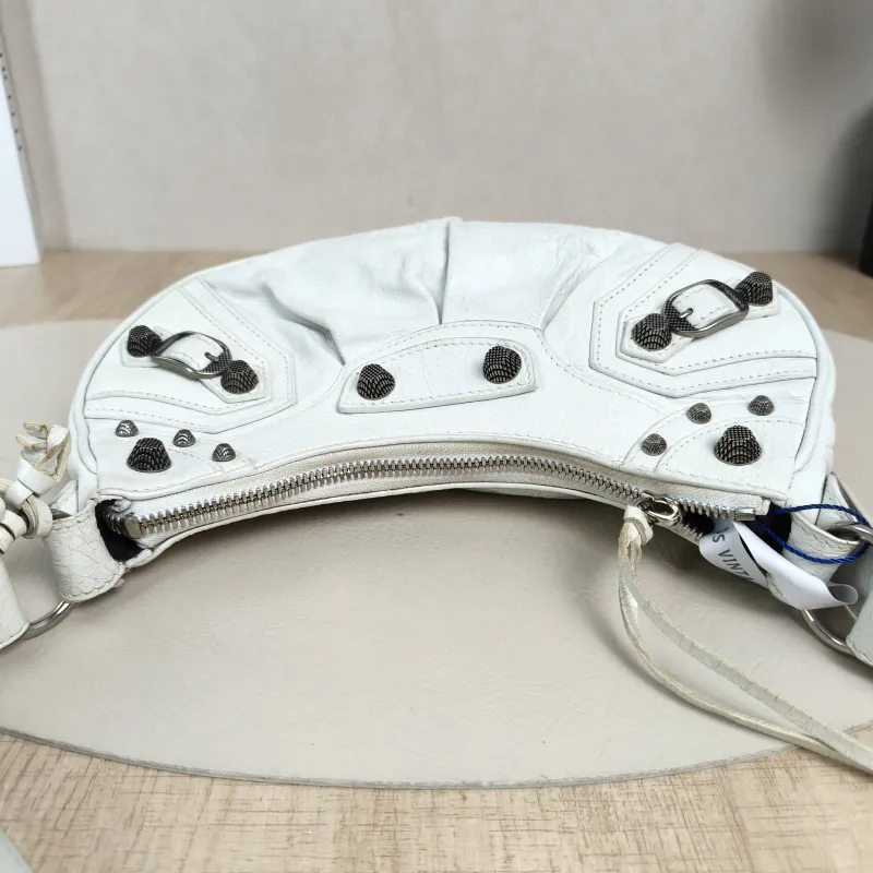 BALENCIAGA Crossbody Bag LE CAGOLE White Lambskin XS26 × 7 × 16 cm — detail view 2 of 13