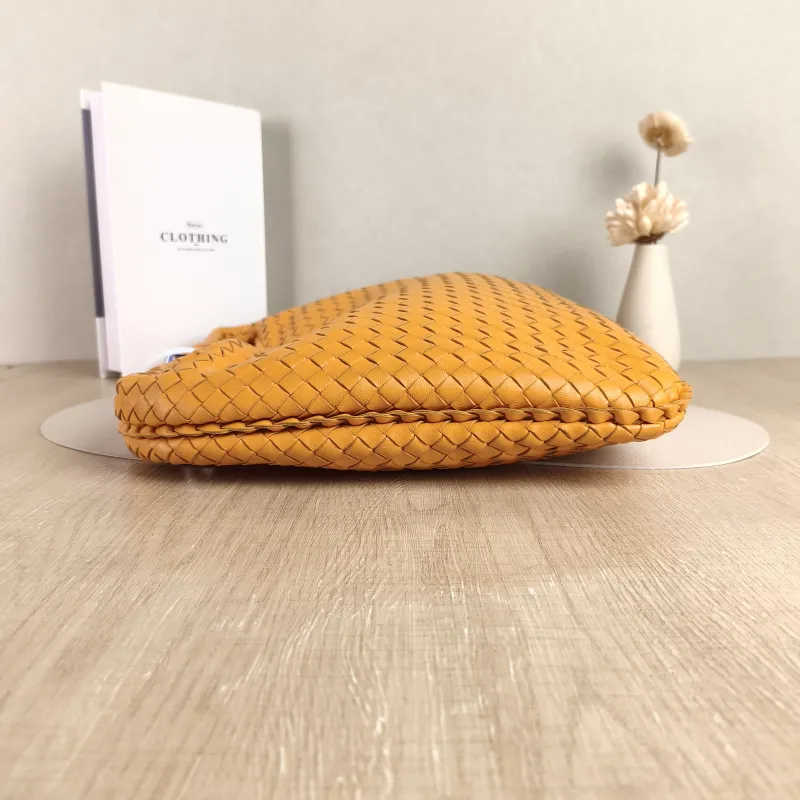 Bottega Veneta Shoulder Bag Veneta Vintage Edition Yellow Lambskin One Size 47 × 3 × 30 cm — detail view 2 of 11