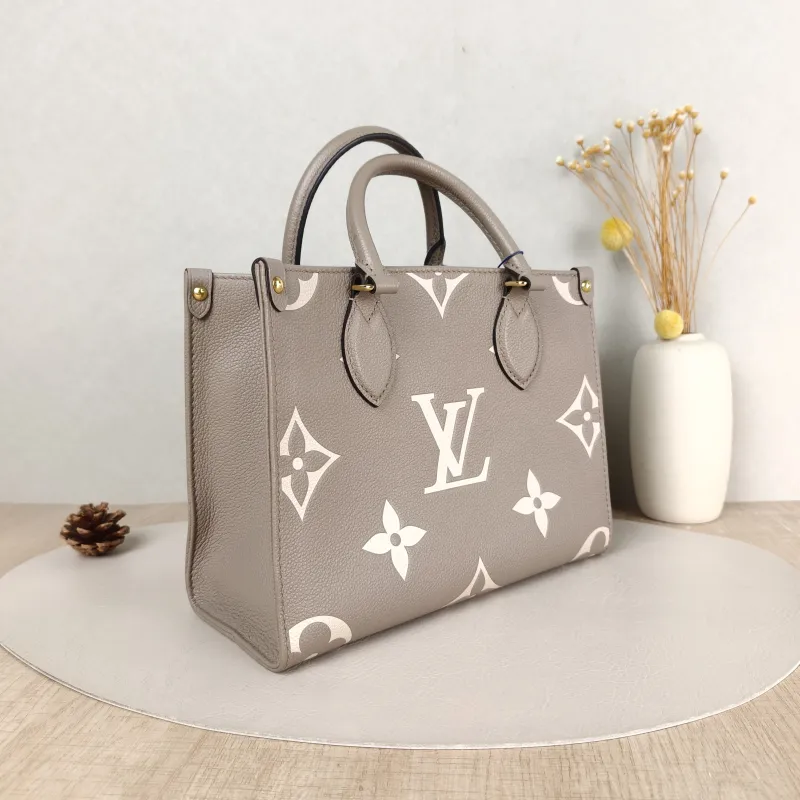 Louis Vuitton Shoulder Bag Onthego · White Monogram Empreinte Embossed Calfskin Small 25 × 11.5 × 19 cm — cover view 4 of 5