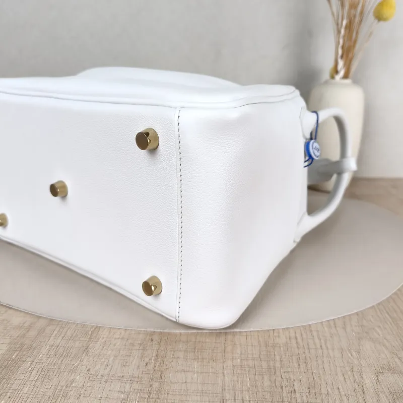Hermès Crossbody Bag Lindy 2601White Evercolor Calfskin Small26 × 12 × 18 cm — detail view 4 of 11