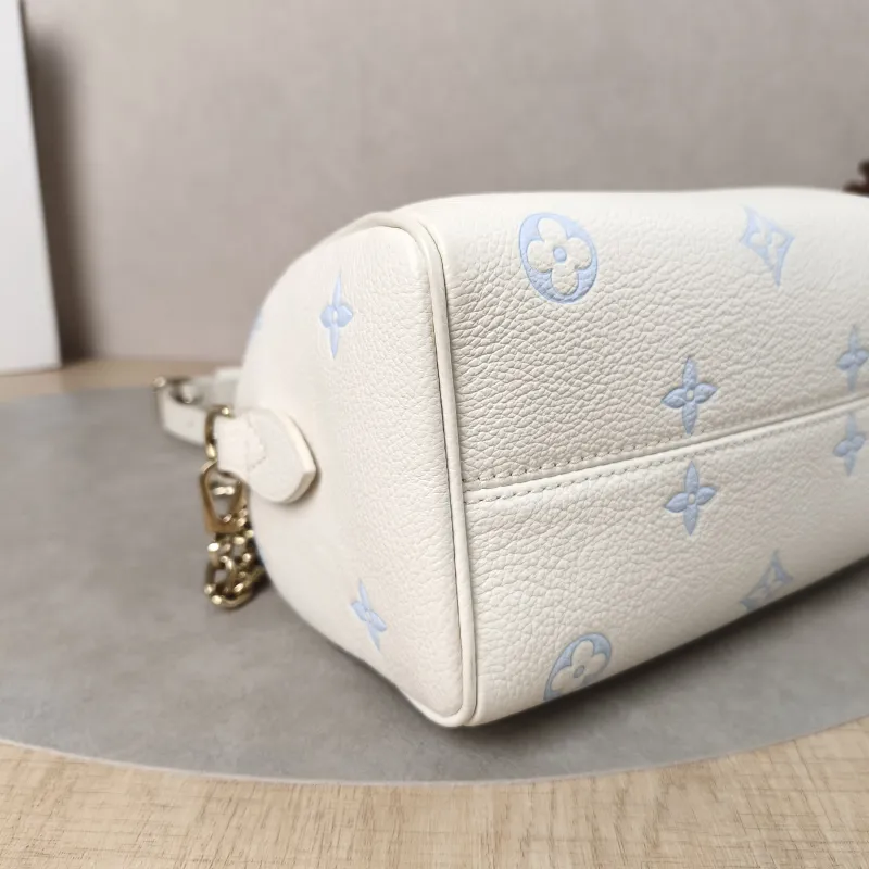 Louis Vuitton Crossbody Bag Speedy20 White · Blue Calfskin One Size20.5 × 12 × 13.5 cm — detail view 10 of 14