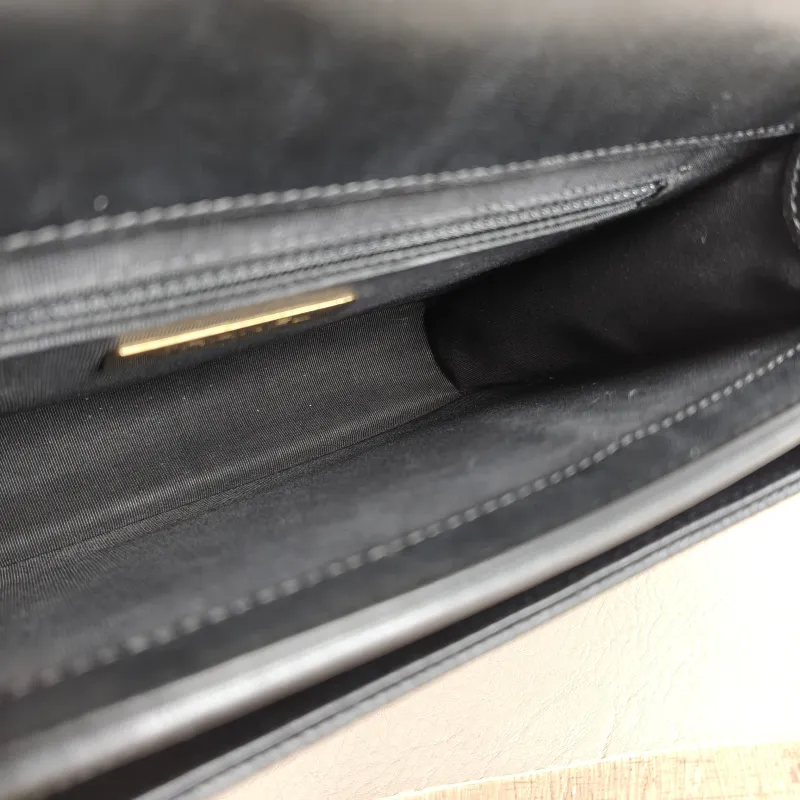 Chanel Crossbody Bagcf Collection Crossbody Bag Black Calfskin One Size22.5 × 5 × 18.5 cm — detail view 3 of 13
