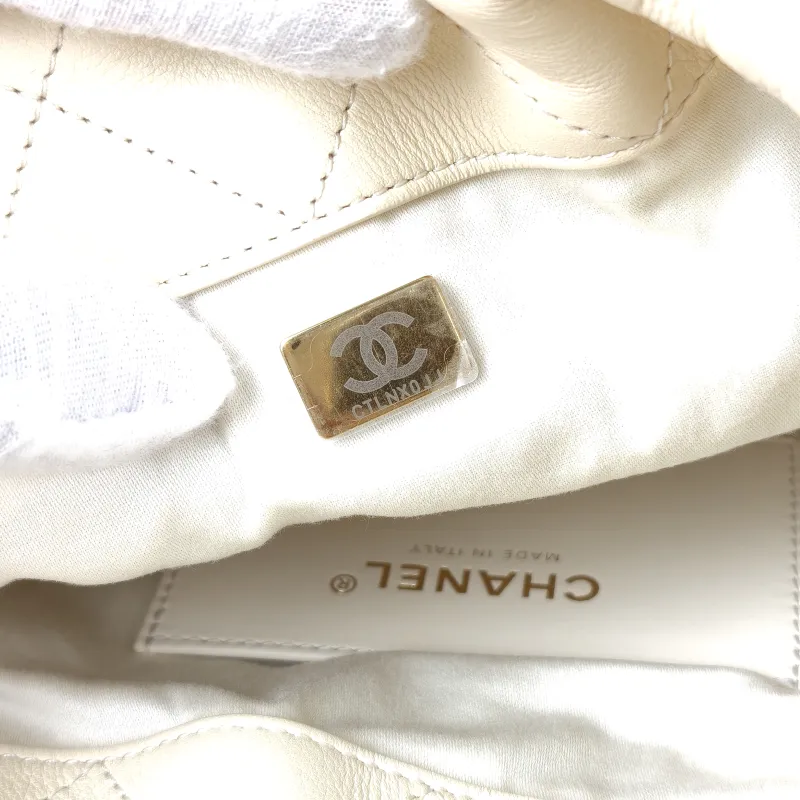 Chanel Crossbody Bag 26c hobo Beige Calfskin One Size 32 × 12 × 24 cm — detail view 3 of 9