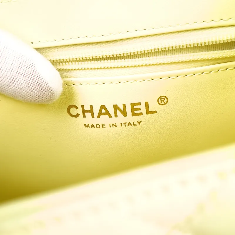 Chanel Crossbody Bag Kelly Yellow Waxed Leather Mini 19 × 7 × 13 cm — detail view 10 of 12