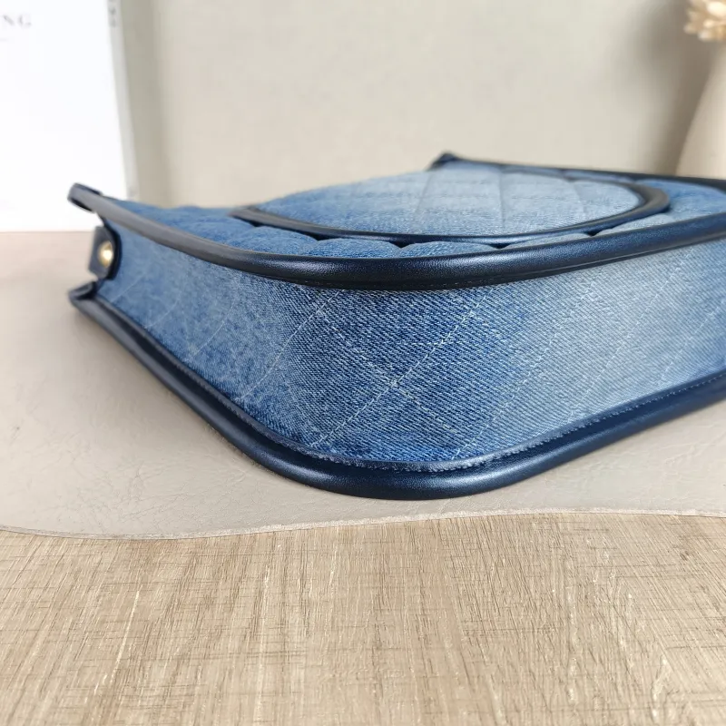 Chanel Crossbody Bag Hobo Blue One Size 22 × 6 × 24 cm — detail view 1 of 13