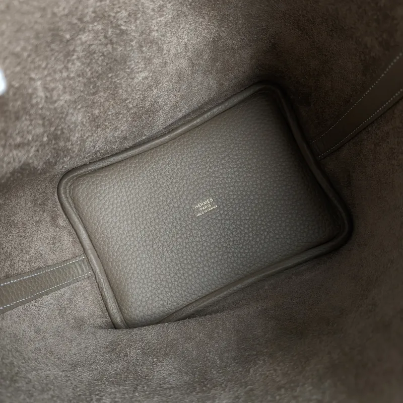 Hermès Top Handle Bag Picotin Lock 18 1818 TC Calfskin Small18 × 13 × 18 cm — detail view 4 of 10