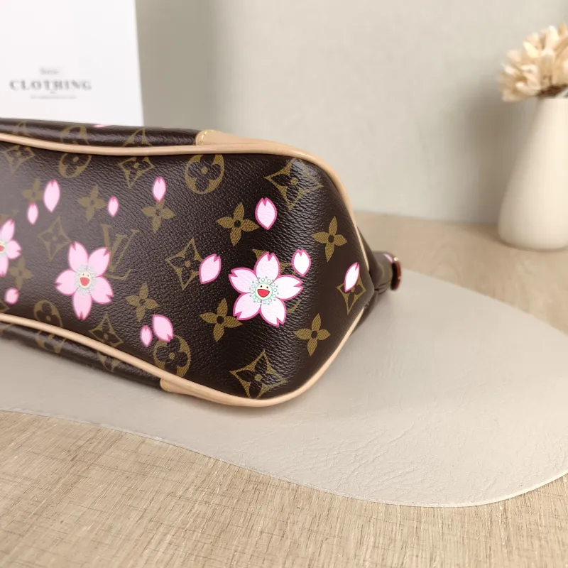 Louis Vuitton Crossbody Bag Boulogne Monogram PVC Small26 × 9.5 × 16 cm — detail view 2 of 10